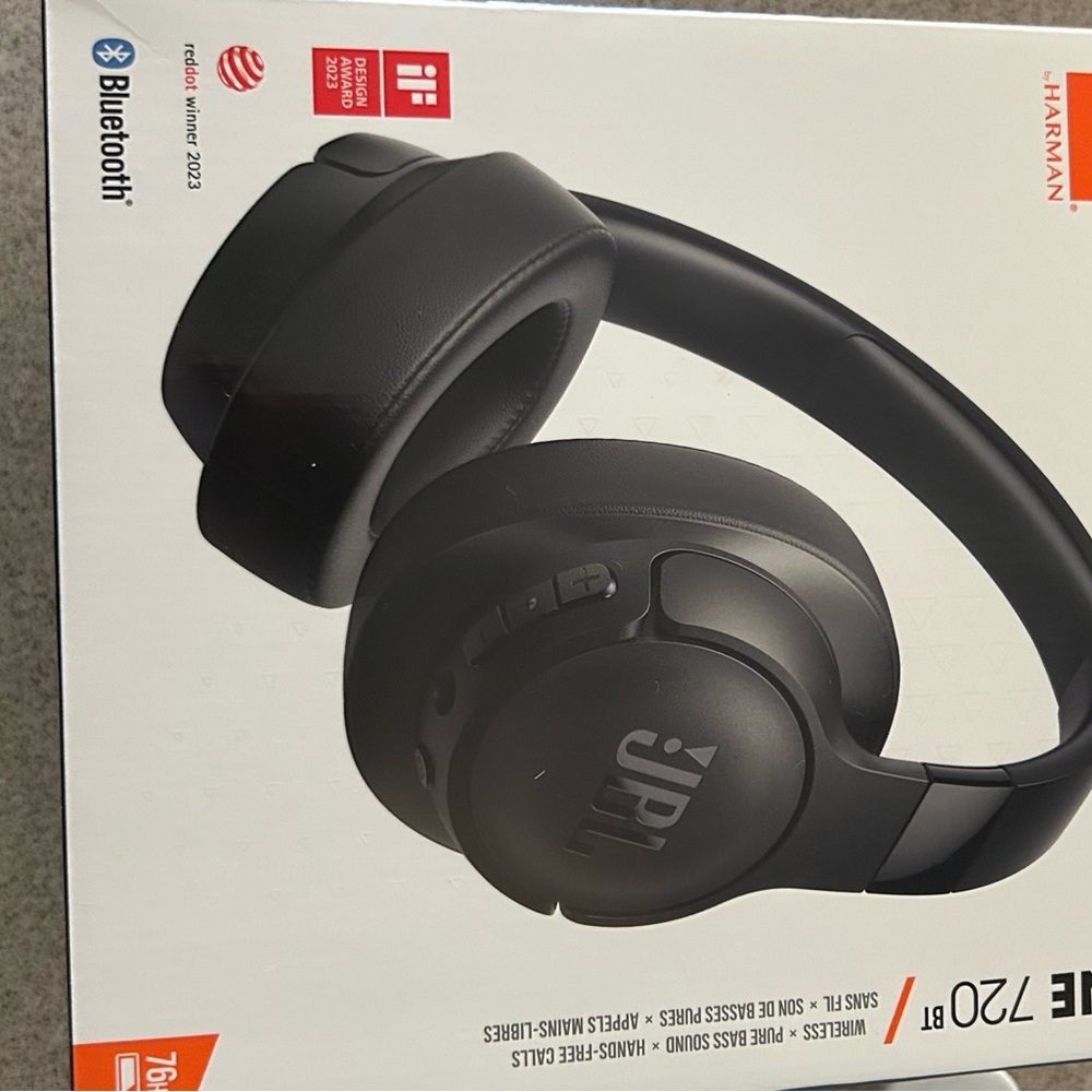 JBL TUNE 720BT Black Over-Ear Headphones